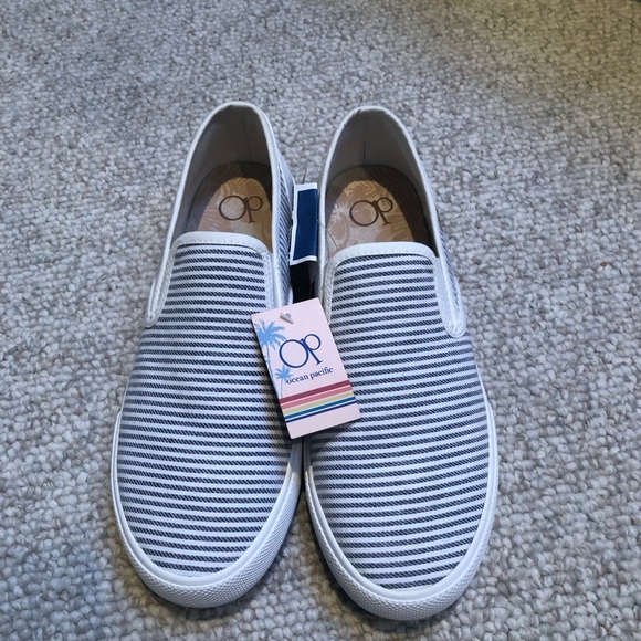 Darling Op Ocean Pacific women’s slip on shoes….NWT! - Picture 3 of 4